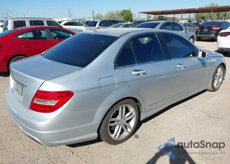 2012 Mercedes-Benz C 250 Sport из США, поврежденный, VIN WDDGF4HB9CA615676